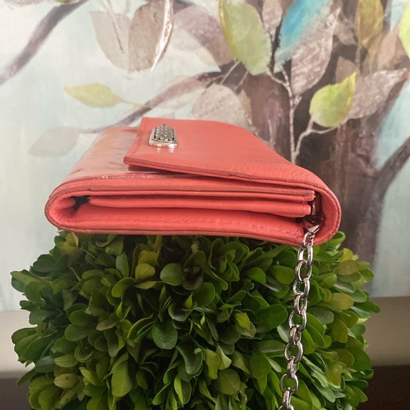 BRIGHTON 🪸CORAL🪸 SILVER-TONE LARGE ENVELOPE WALLET CROSSBODY BAG🌟EUC🌟 - Picture 5 of 17